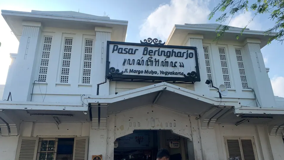 Suasana Pasar Beringharjo, pasar tertua di Yogyakarta